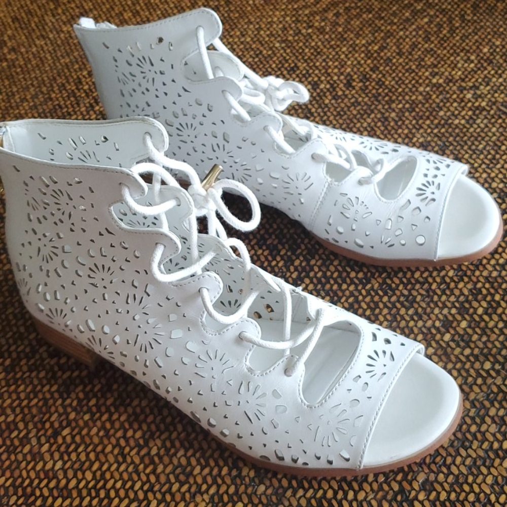 Isaac Mizrahi open toe sandal sz 6.5